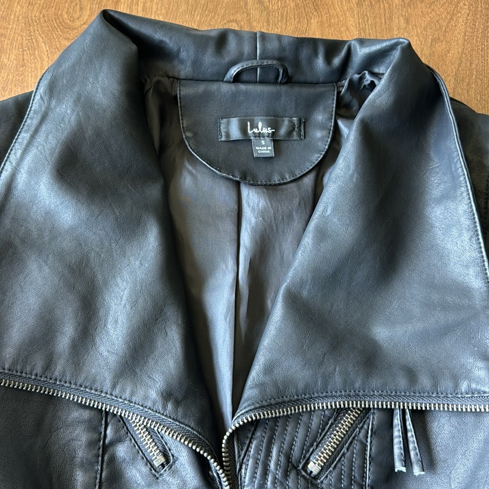 Leather jacket - Picture 2 of 5